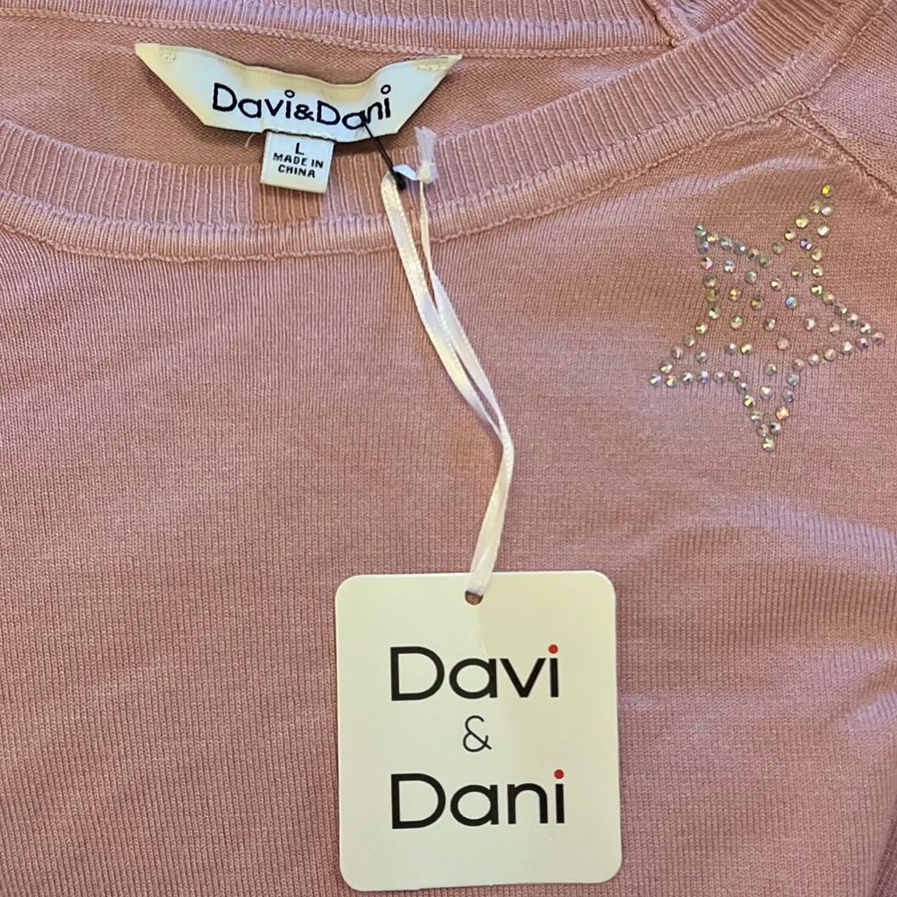 NWT Davi & Dani rhinestone embellished Star loose knit tunic top blouse - Picture 15 of 16